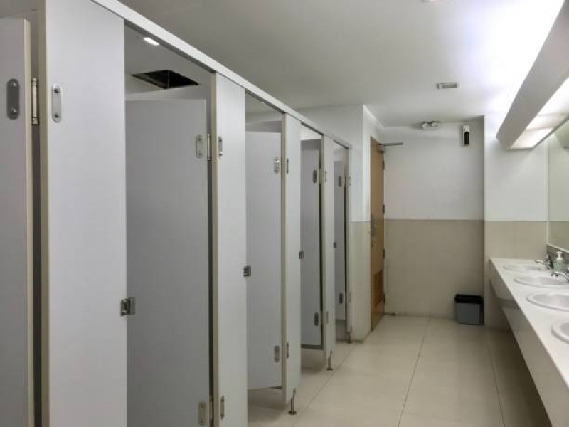 Aplicação de Divisória Box Banheiro Expansão do Setor O - Divisórias para Banheiros Comerciais