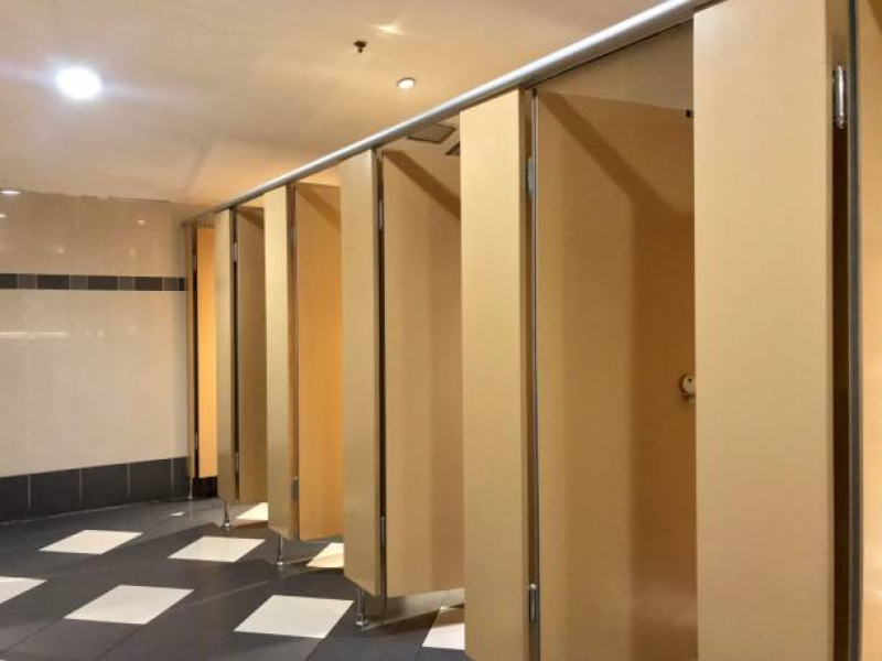 Aplicação de Divisórias para Banheiro Coletivo Rianápolis - Divisórias para Banheiros Comerciais