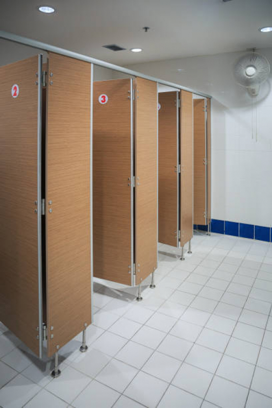 Divisória em Granito para Banheiro Alphaville Araguaia - Divisória Mictório Granito