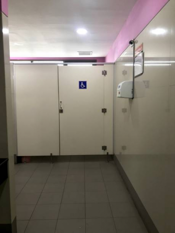 Empresa Que Faz Divisória de Mármore para Banheiro ST. UNIVERSITÁRIO - Divisória de Granito Banheiro