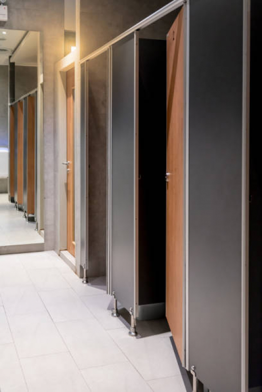 Instalação de Divisória para Banheiro Coletivo L2 Norte - Instalação de Divisória para Banheiro Coletivo