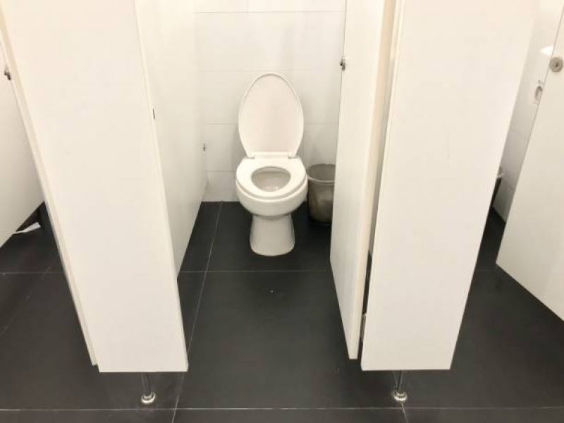 Porta em Granito para Banheiro Coletivo Preço SETOR SUDOESTE - Porta em Granito para Divisória de Sanitário