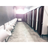 divisória para banheiro de colégio SETOR OESTE